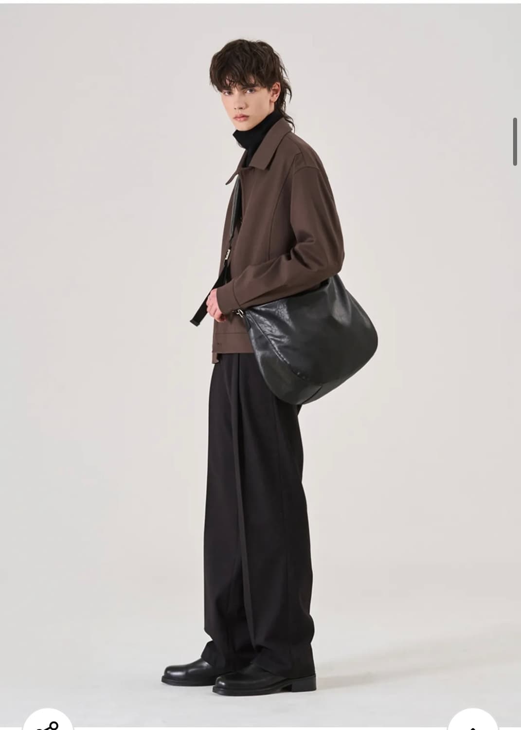 (새상품) 레더리 크랙드 크로스백 [BLACK] 판매 상품이미지6