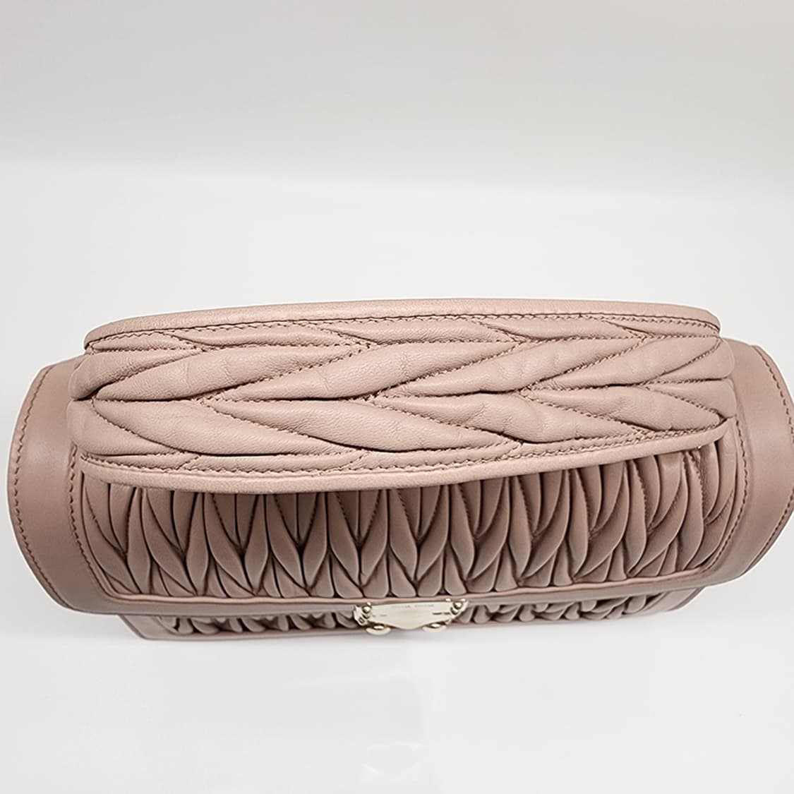 미우미우 5BA094 컨피덴셜 마테라쎄 토트 숄더백 카메오 상품이미지4