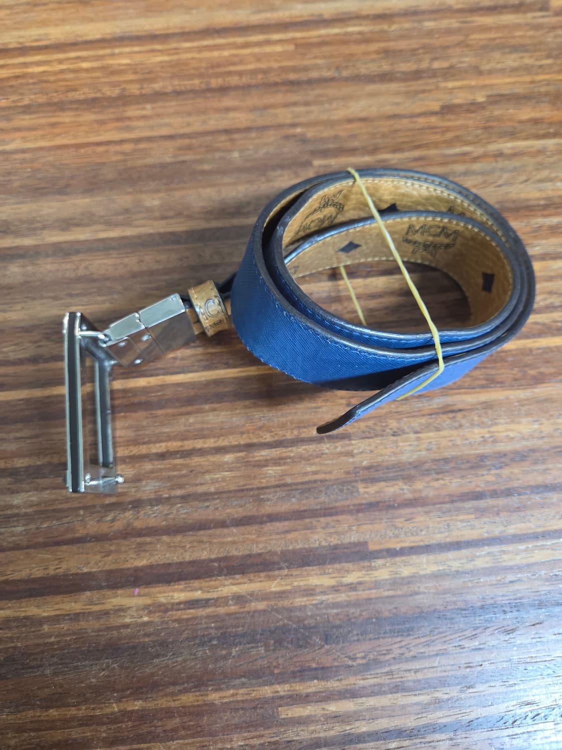 엠시엠 가죽 벨트 98cm 상품이미지1