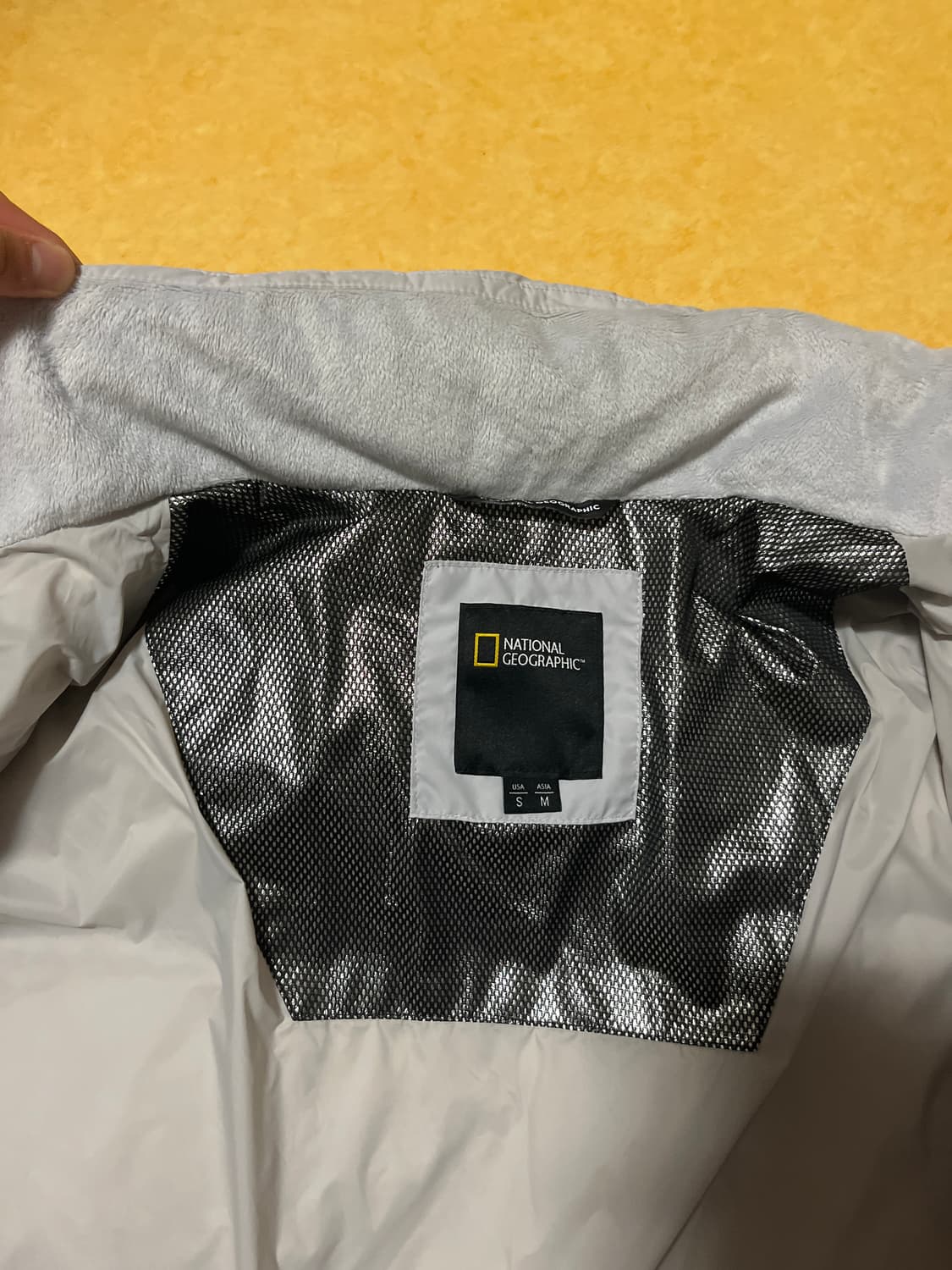 내셔널지오그래픽 그레이 패딩 백화점 m사이즈 상품이미지5