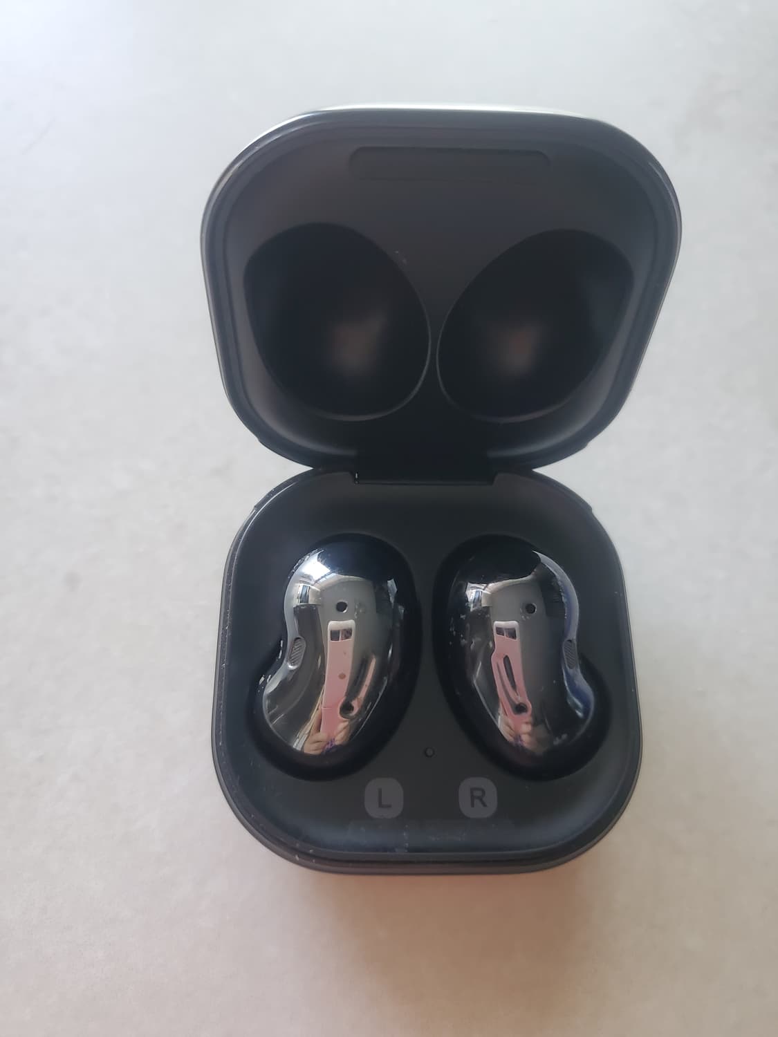 삼성 갤럭시 버즈 라이브 블랙 상품이미지2