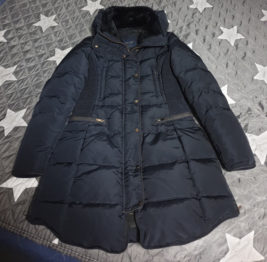 자라 베이직 넥 융털 오리털 슬림핏 패딩 (S) 상품이미지1