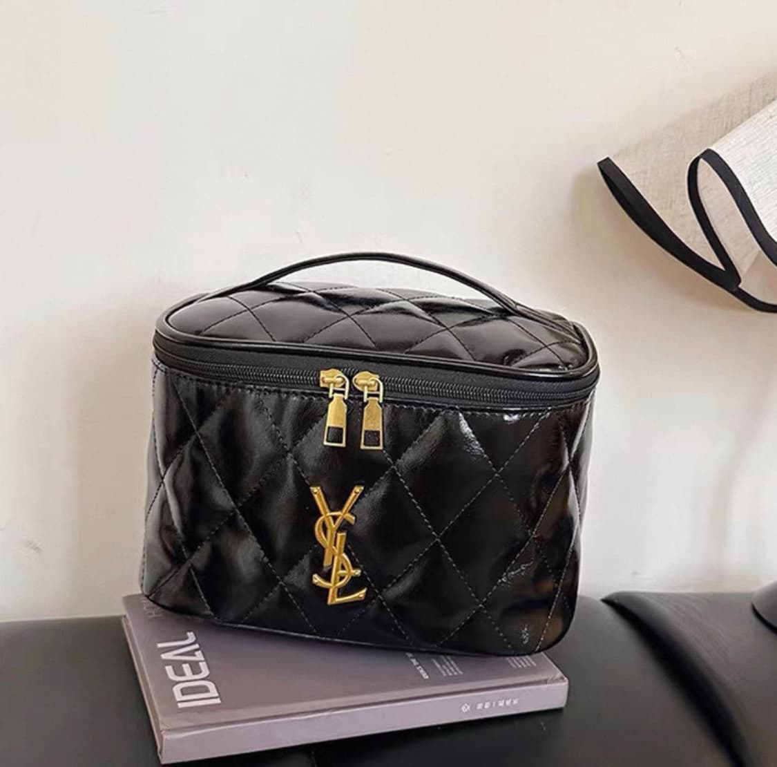 입생로랑 퀄팅 메이크업 파우치 블랙 라지 상품이미지9