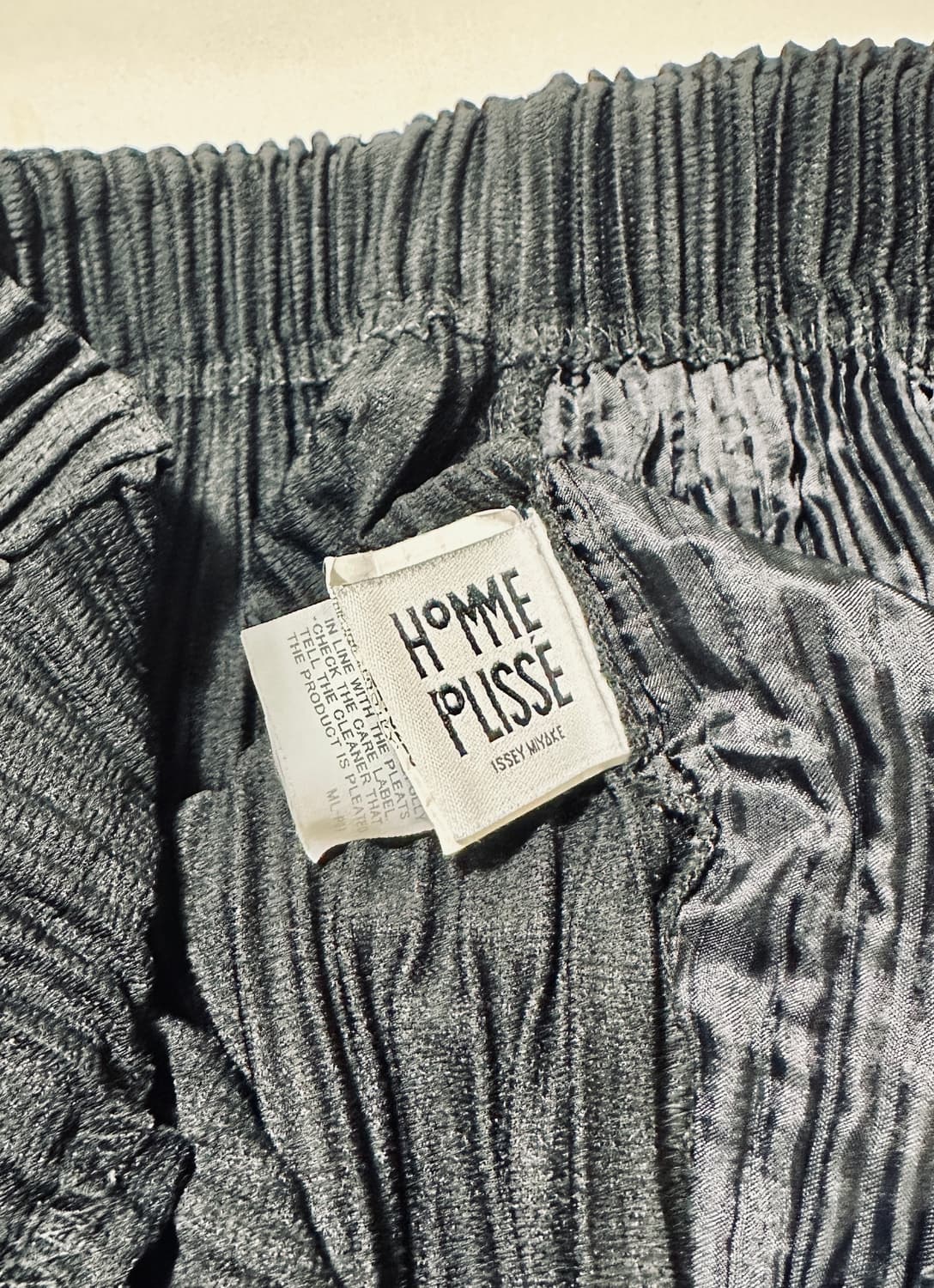 옴므플리세 이세이미야케 베이직 스트레이트 팬츠 블랙 1사이즈 상품이미지3