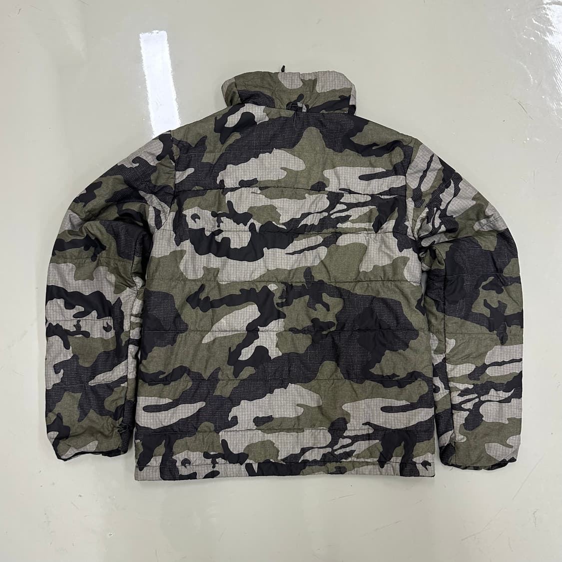 노스페이스 그레이 카모 경량패딩 상품이미지4