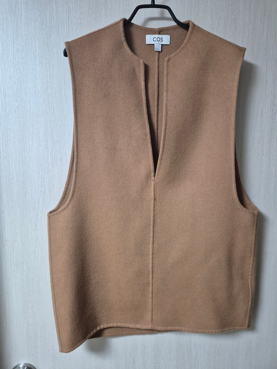 코스 COS 브이넥 슬리브리스 탑 울베스트 32 상품이미지3