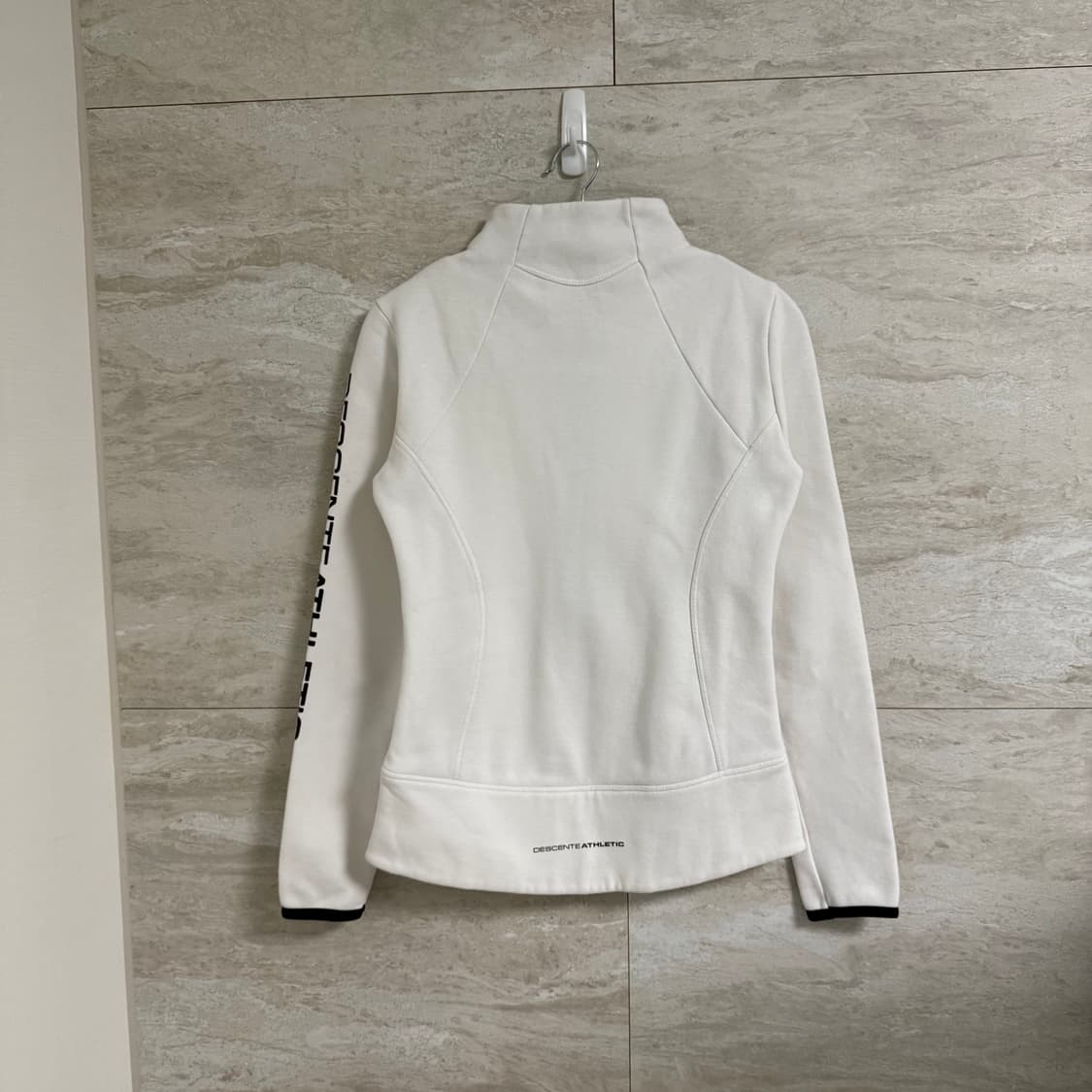 데상트 집업 상품이미지3