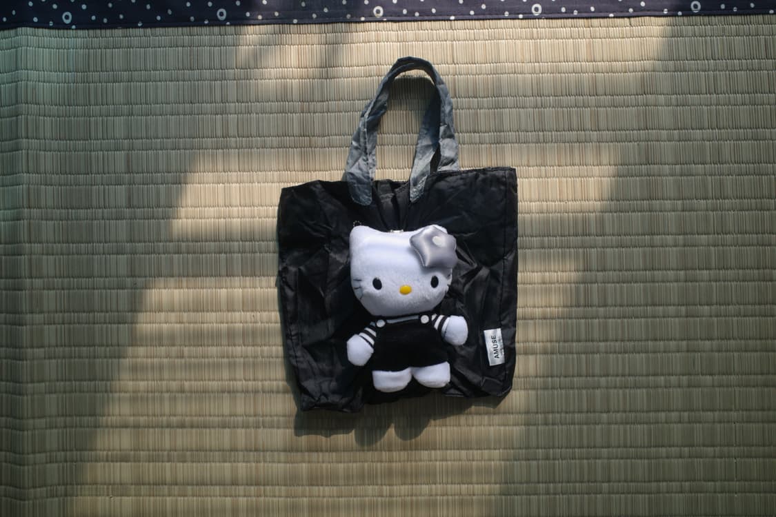 헬로키티 실버 에코백 봉제 인형 상품이미지1