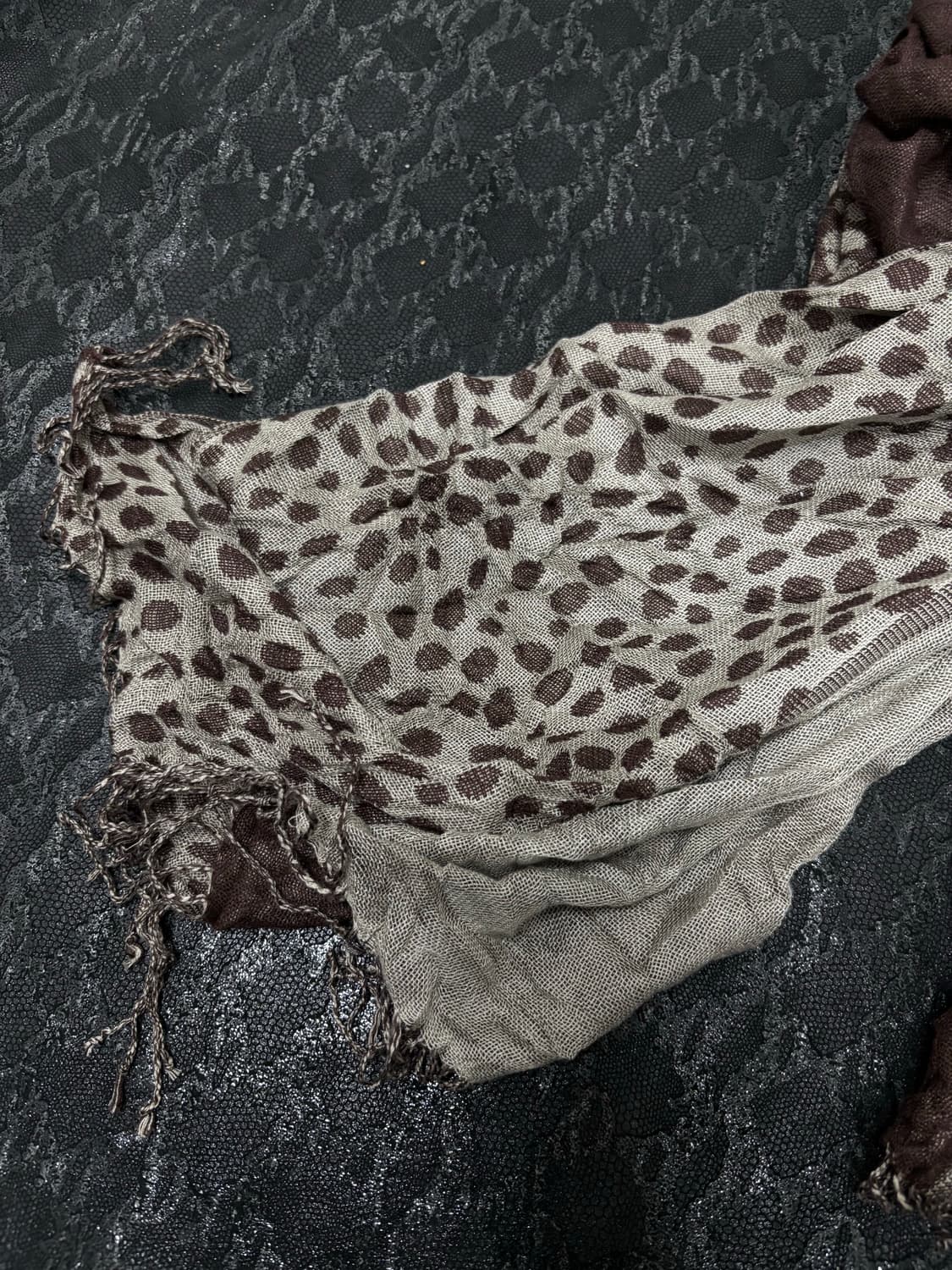 “Vintage” Brown Dot Pattern Scarf 상품이미지2