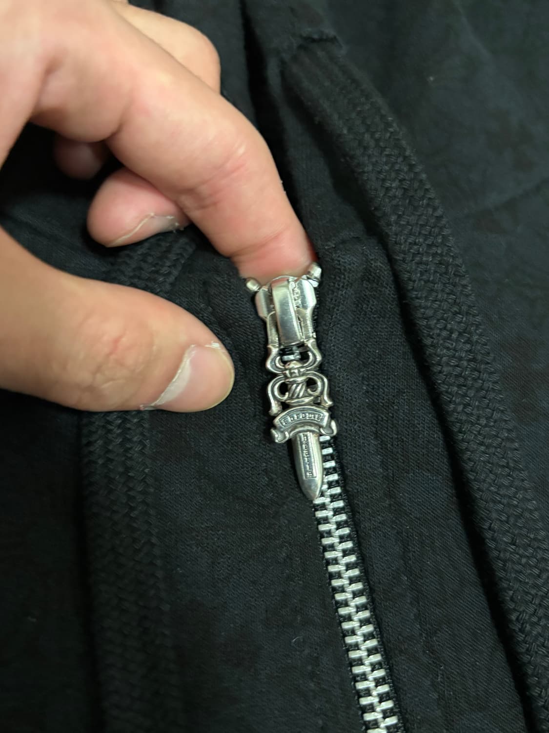 [M]크롬하츠 모노그램 풀오버 버티컬 후드집업 블랙 정품 상품이미지5