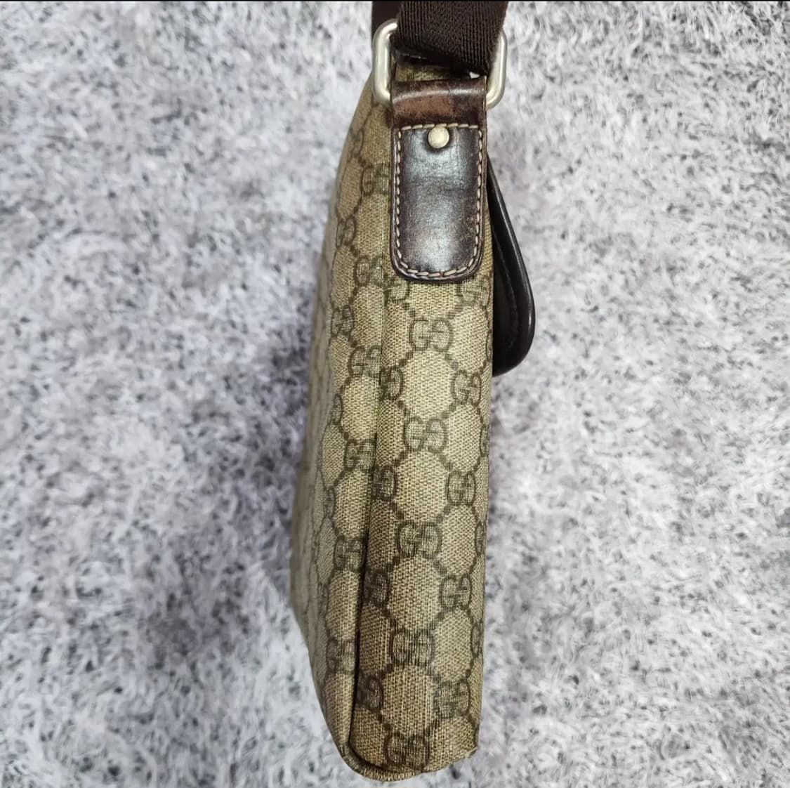 구찌 GG PVC 크로스백 상품이미지3