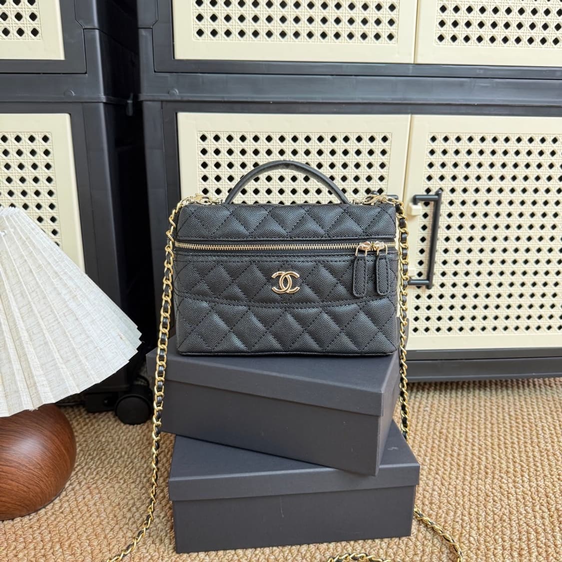 26신상 샤넬VIP 블랙 캐비어  롱 베니티 토드 체인숄더백 상품이미지3