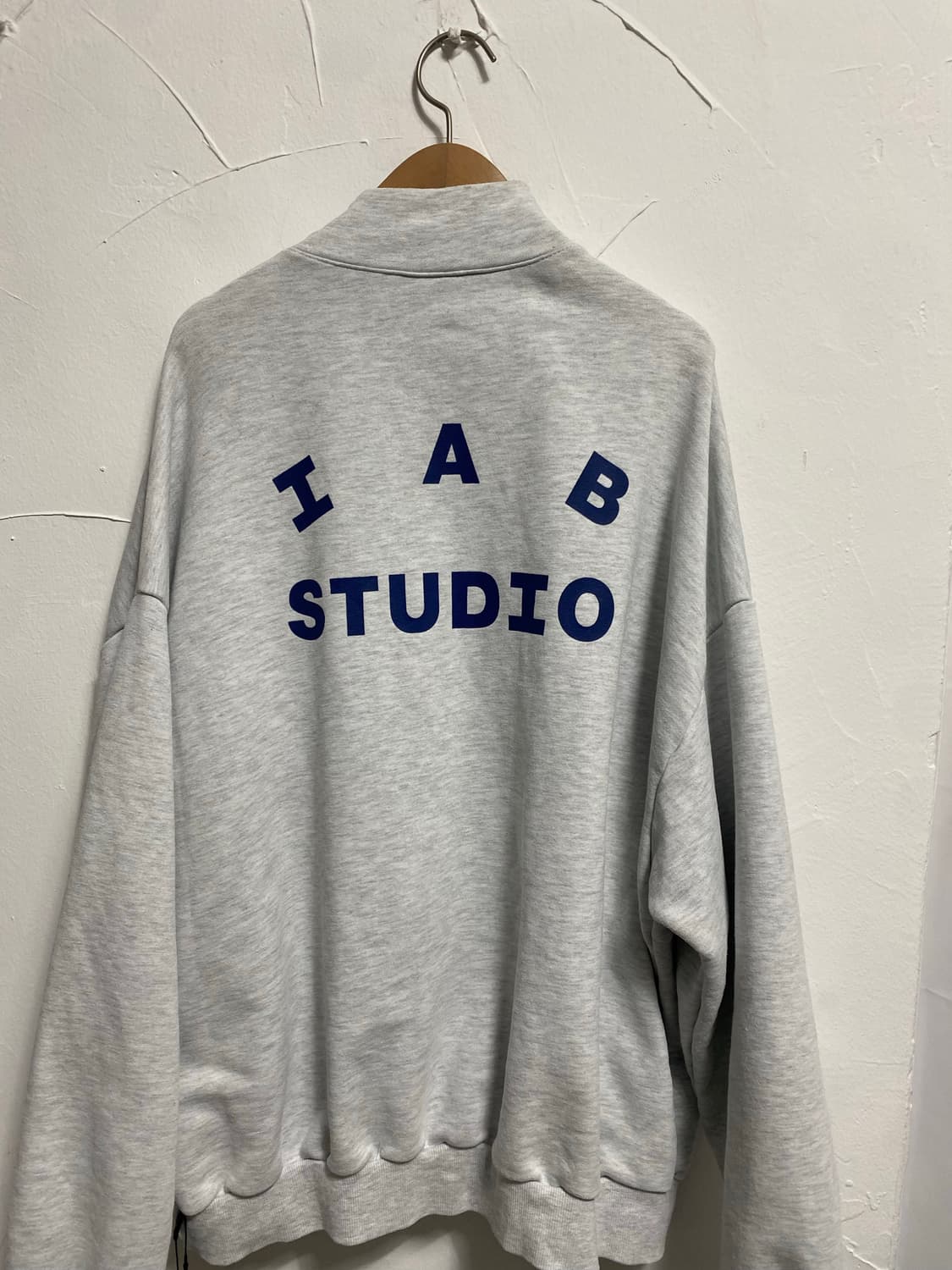 아이앱스튜디오 그레이 반집업  상품이미지4