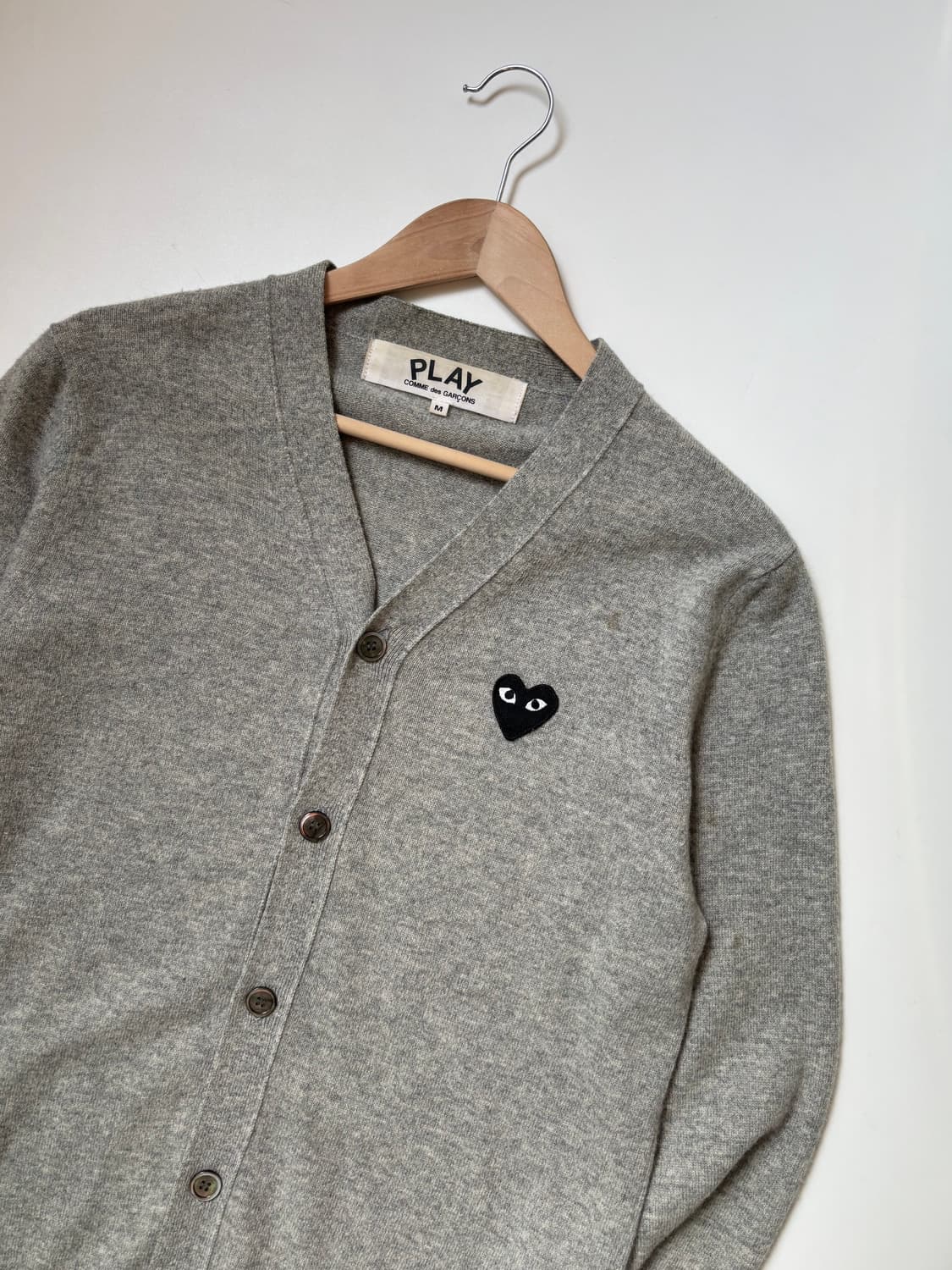 Comme des Garçons 꼼데가르송 와펜 그레이 브이넥 가디건 상품이미지3