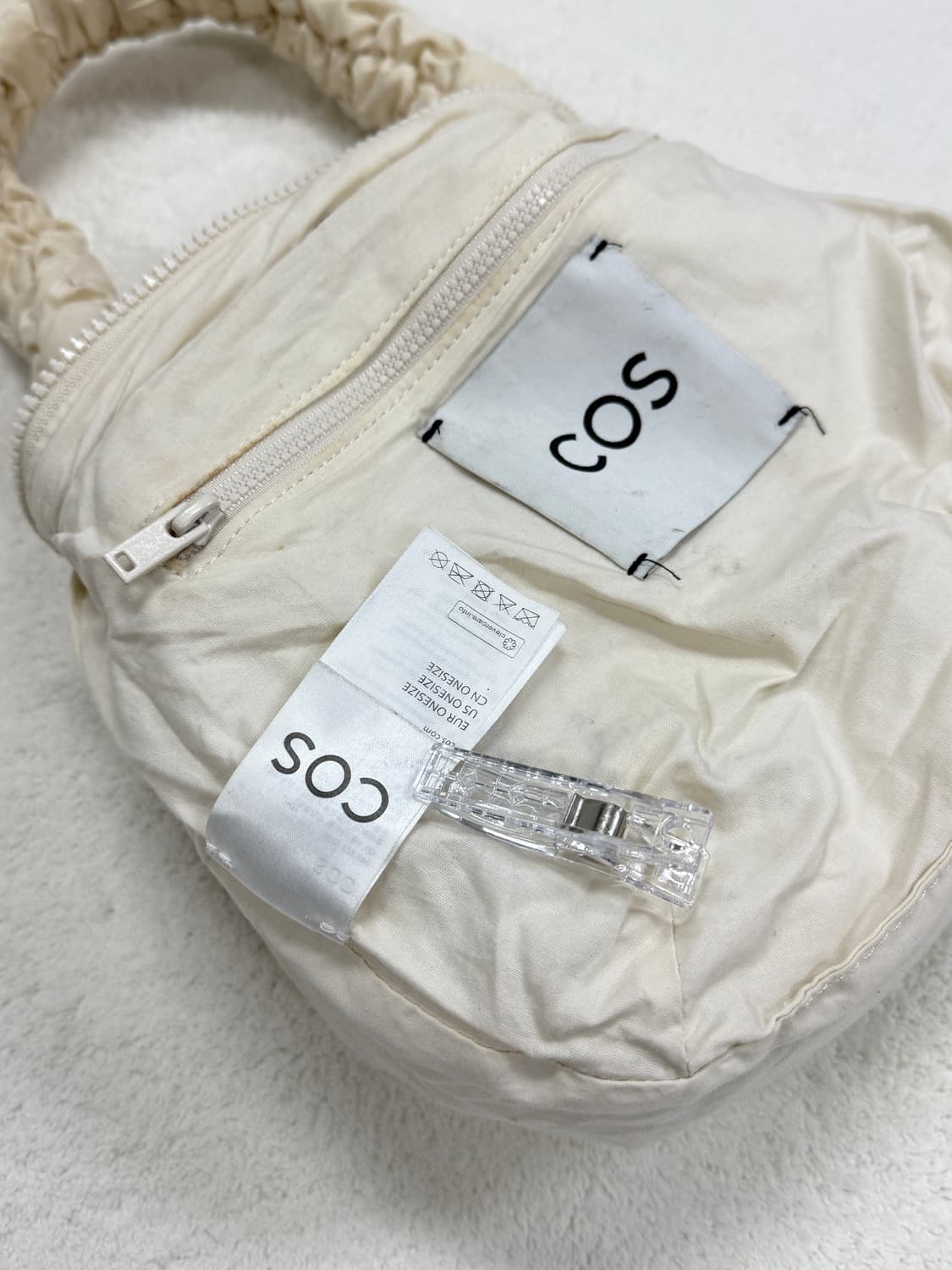 COS 퀼티드 구름백 미니 상품이미지5