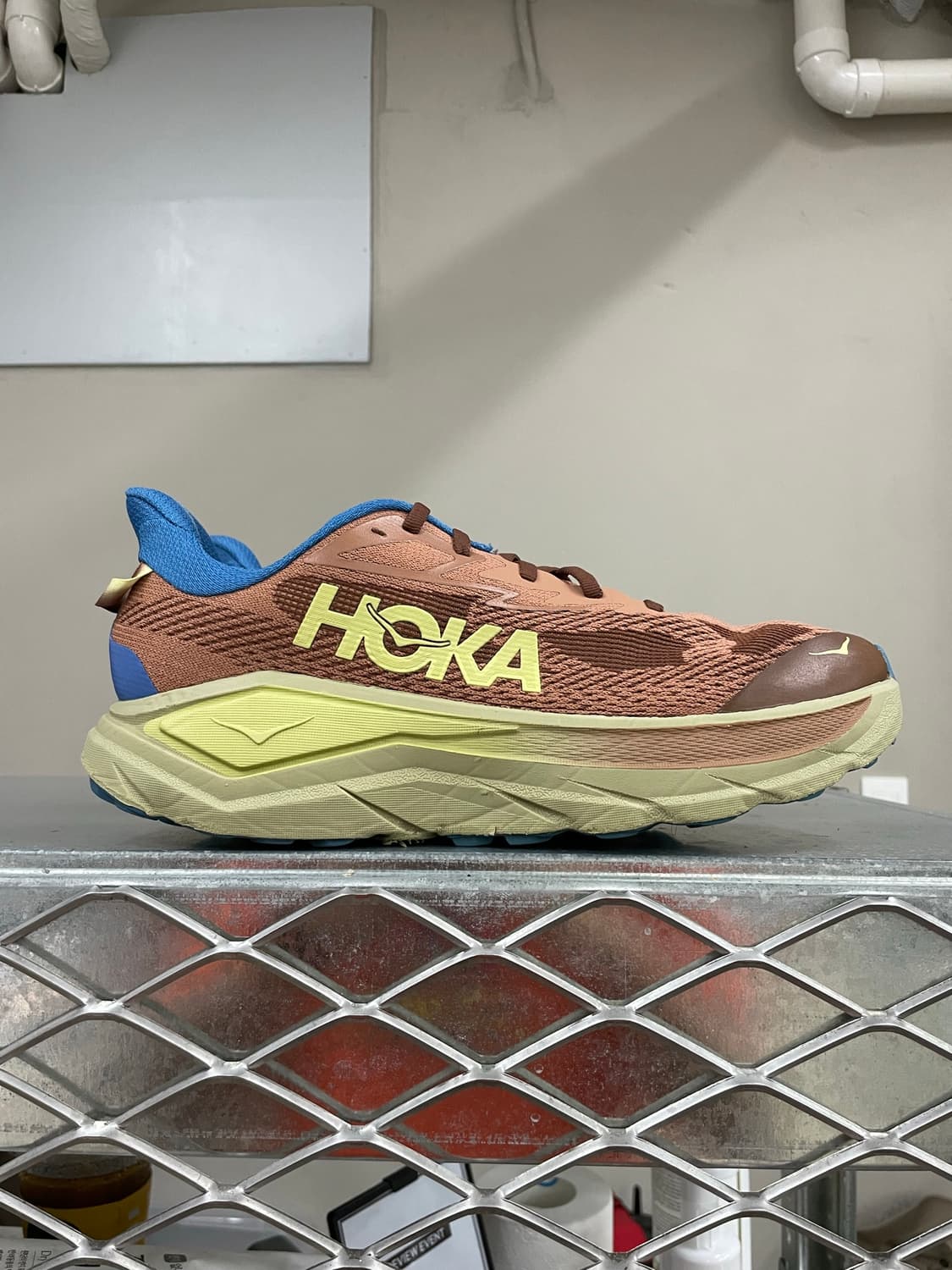 호카 챌린저 8 메이플 카다멈 280 (gr-5400) 상품이미지4