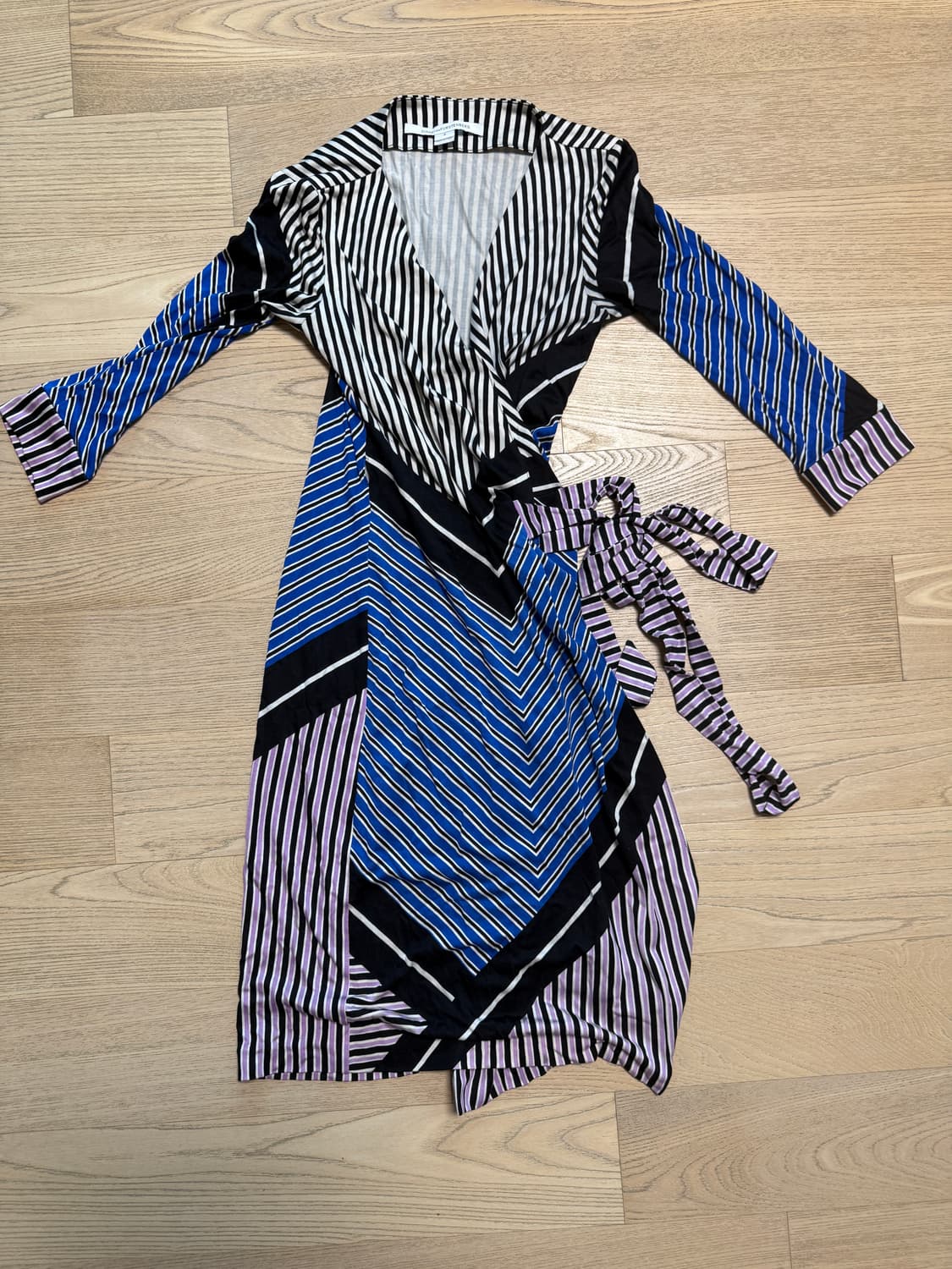 DVF 다이앤본퍼스텐버그 실크 랩원피스 상품이미지5