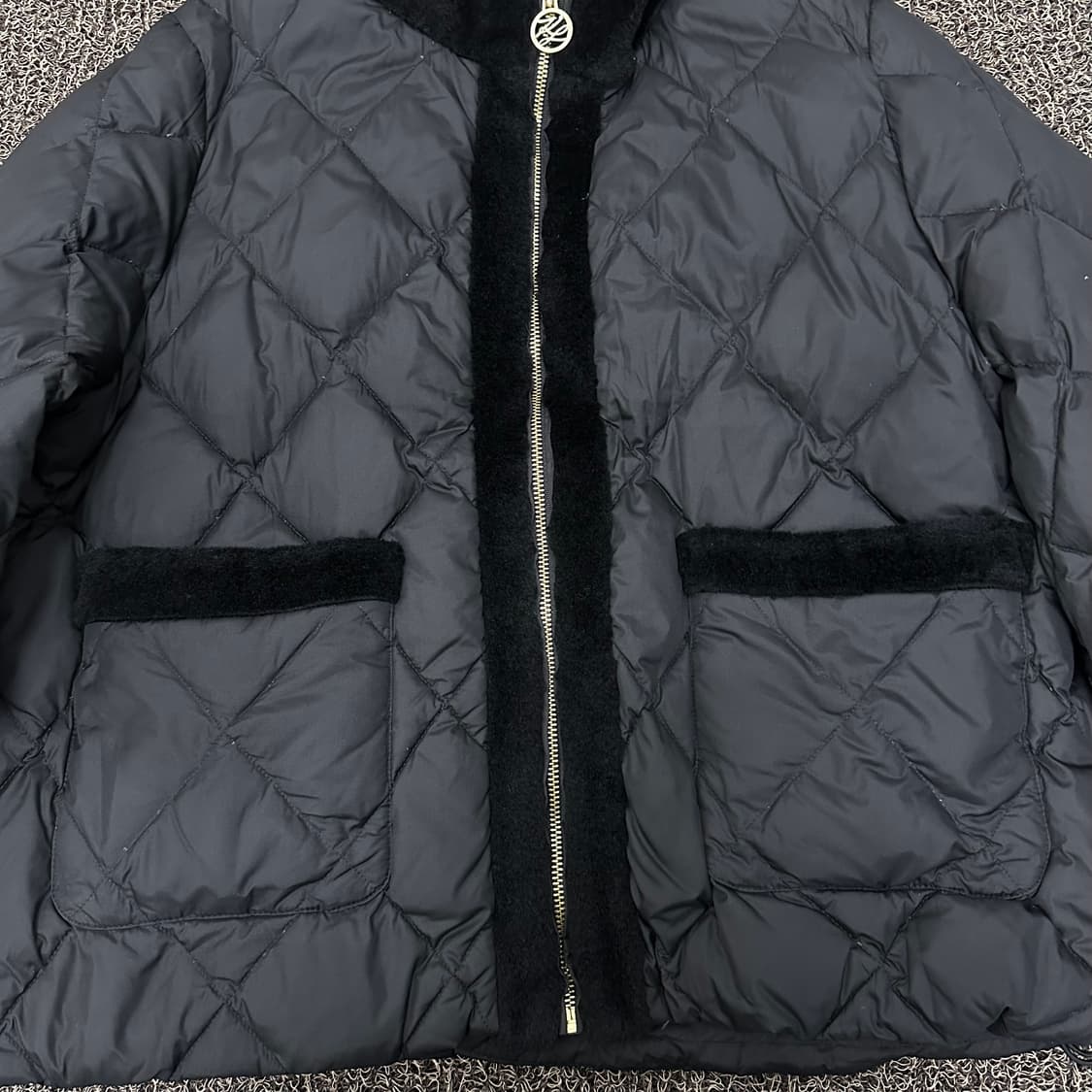 칼라거펠트 여성 구스다운 양모 패딩 블랙 66사이즈 상품이미지4