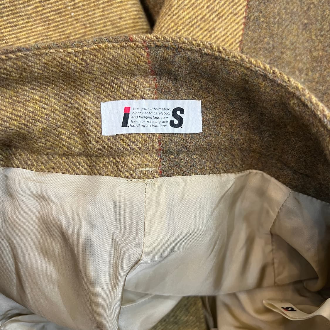 IS by 이세이미야케 울 팬츠 상품이미지6