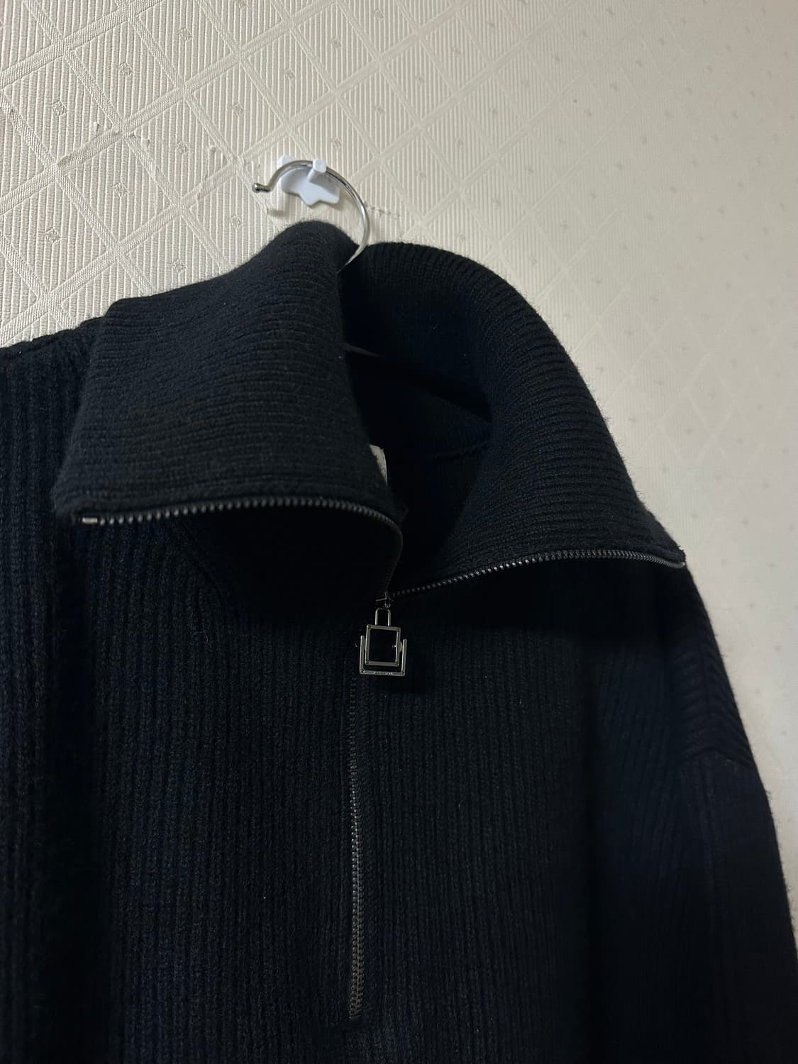 우영미 22fw 블랙 하프집업 니트 48 상품이미지8