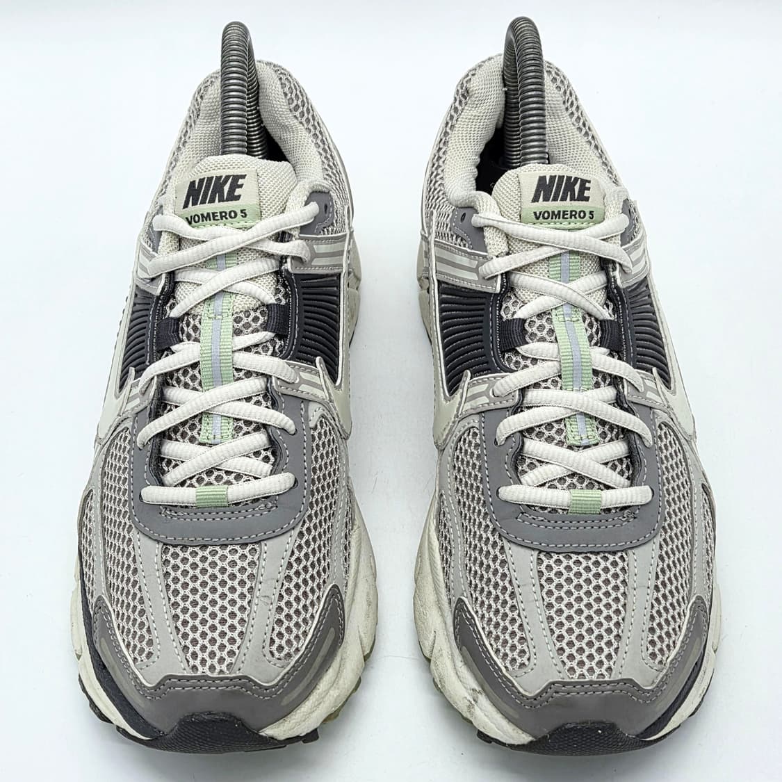 나이키 우먼스 줌 보메로5 코블스톤 앤 플랫 퓨터 (255)  상품이미지4