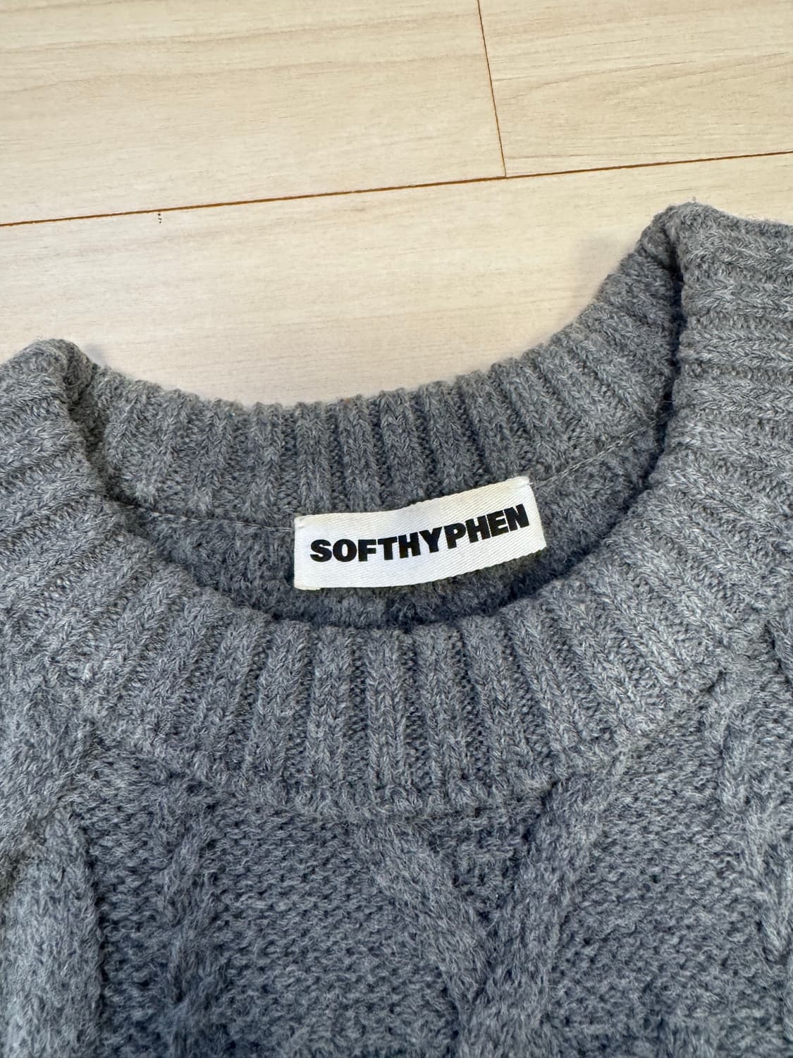 Softhyphen 패치워크 크루넥 니트 그레이 상품이미지2