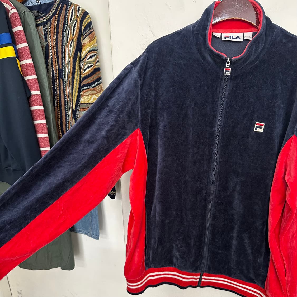 휠라 클래식 벨벳 트레이닝 집업 상품이미지5