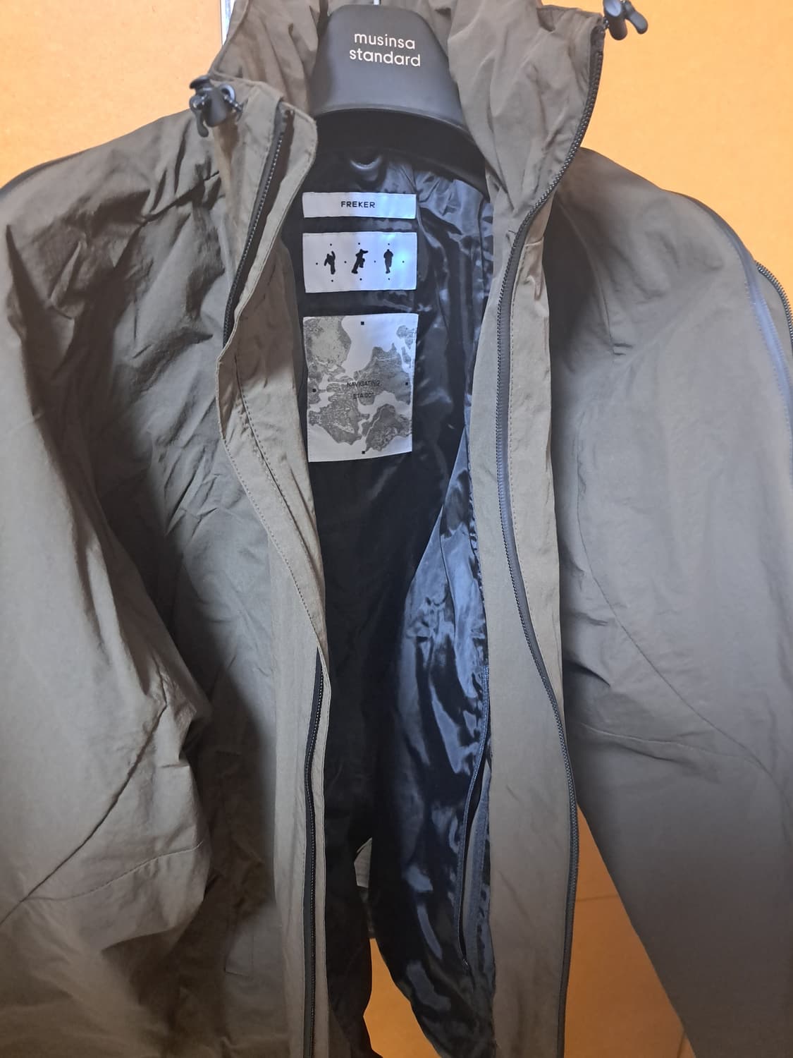 프리커 back zipped hooded jacket L 105 상품이미지2