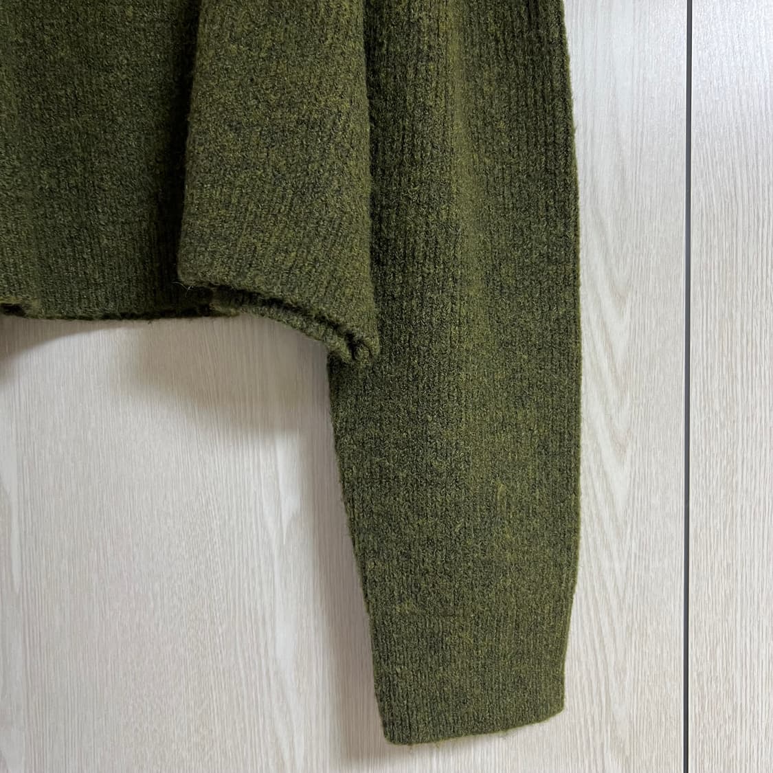 어깨트임 니트 상품이미지4