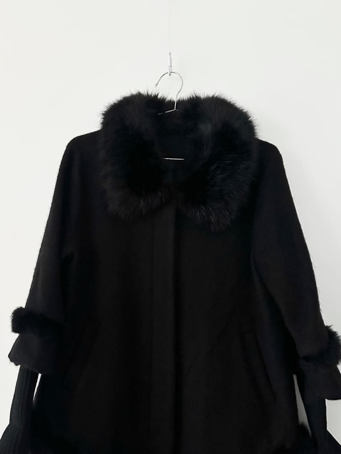 Cape fur detail rib coat / black 상품이미지3