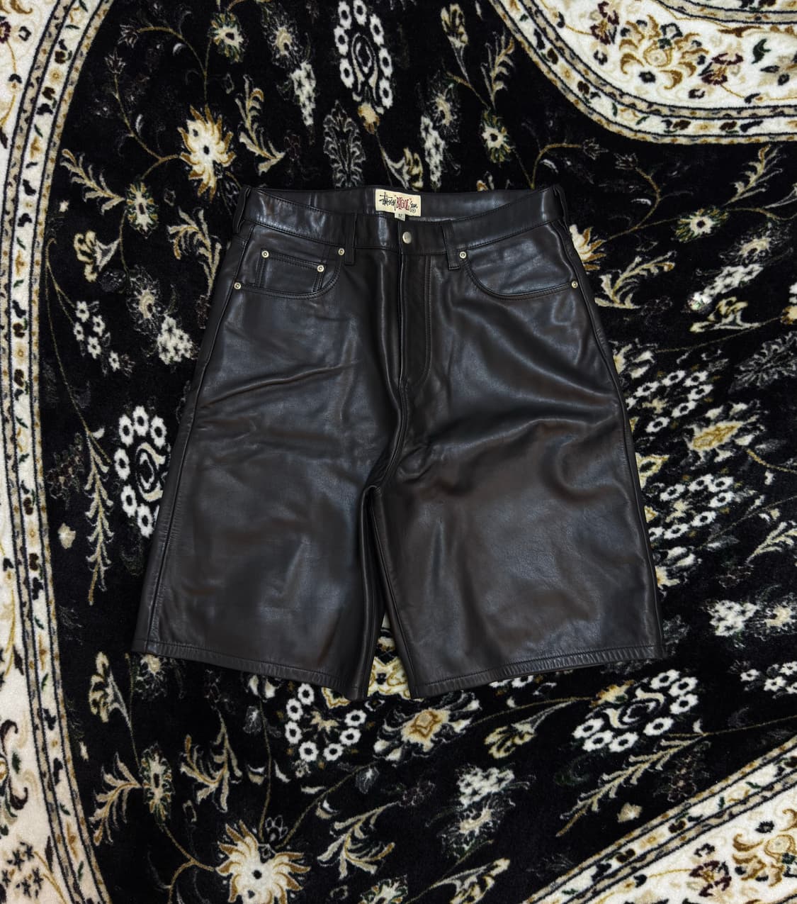 [32]스투시 레더 빅 올 쇼츠 블랙 상품이미지1