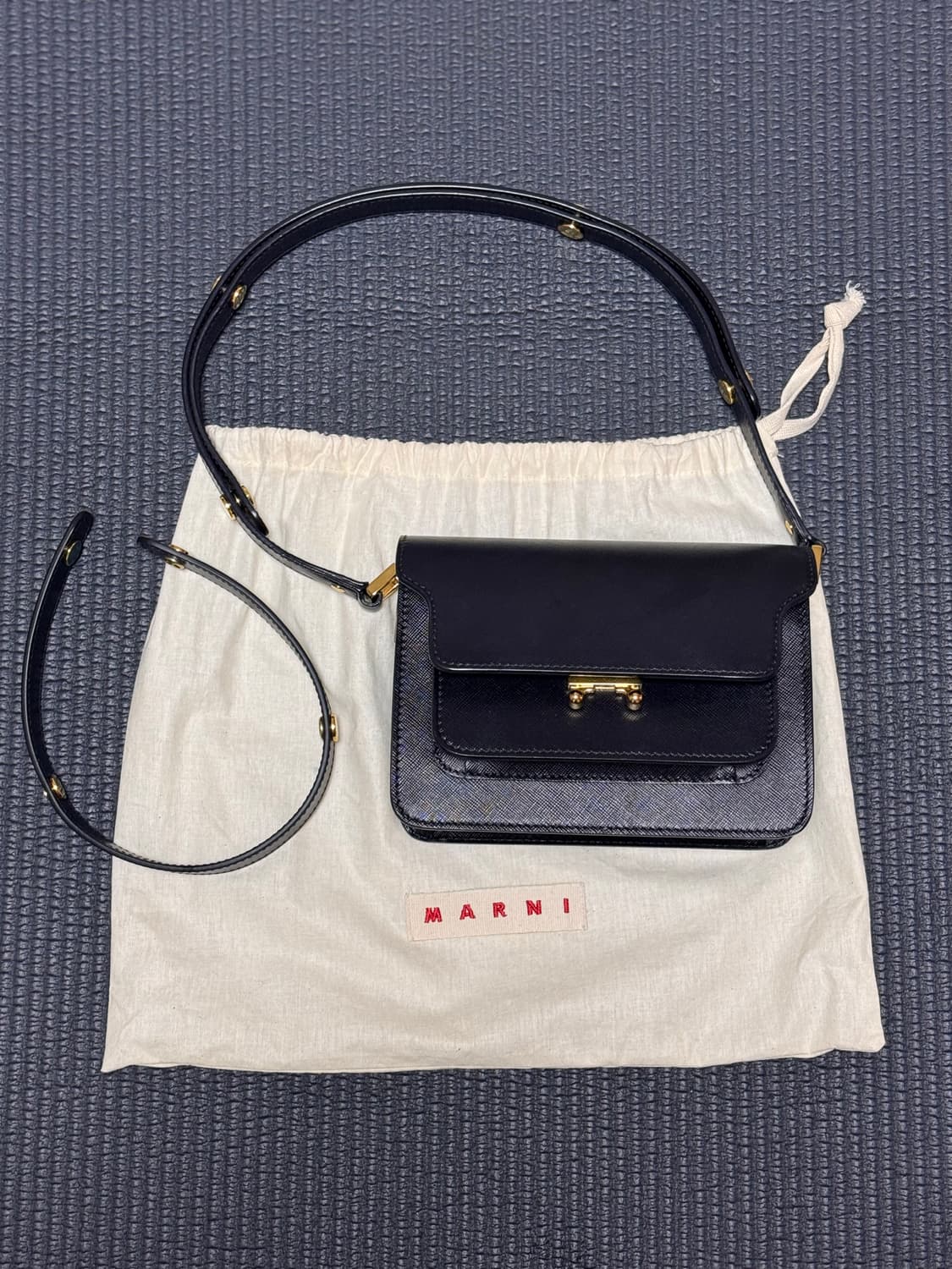 마르니 트렁크백 미니 사피아노 상품이미지1