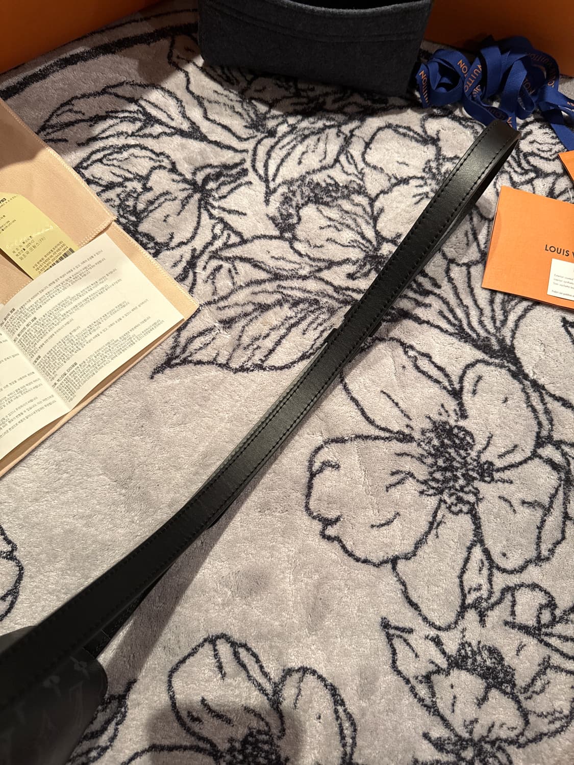 {백화점판/인보이스포함} 루이비통 스티머 웨어러블 월릿 크로스백 상품이미지10