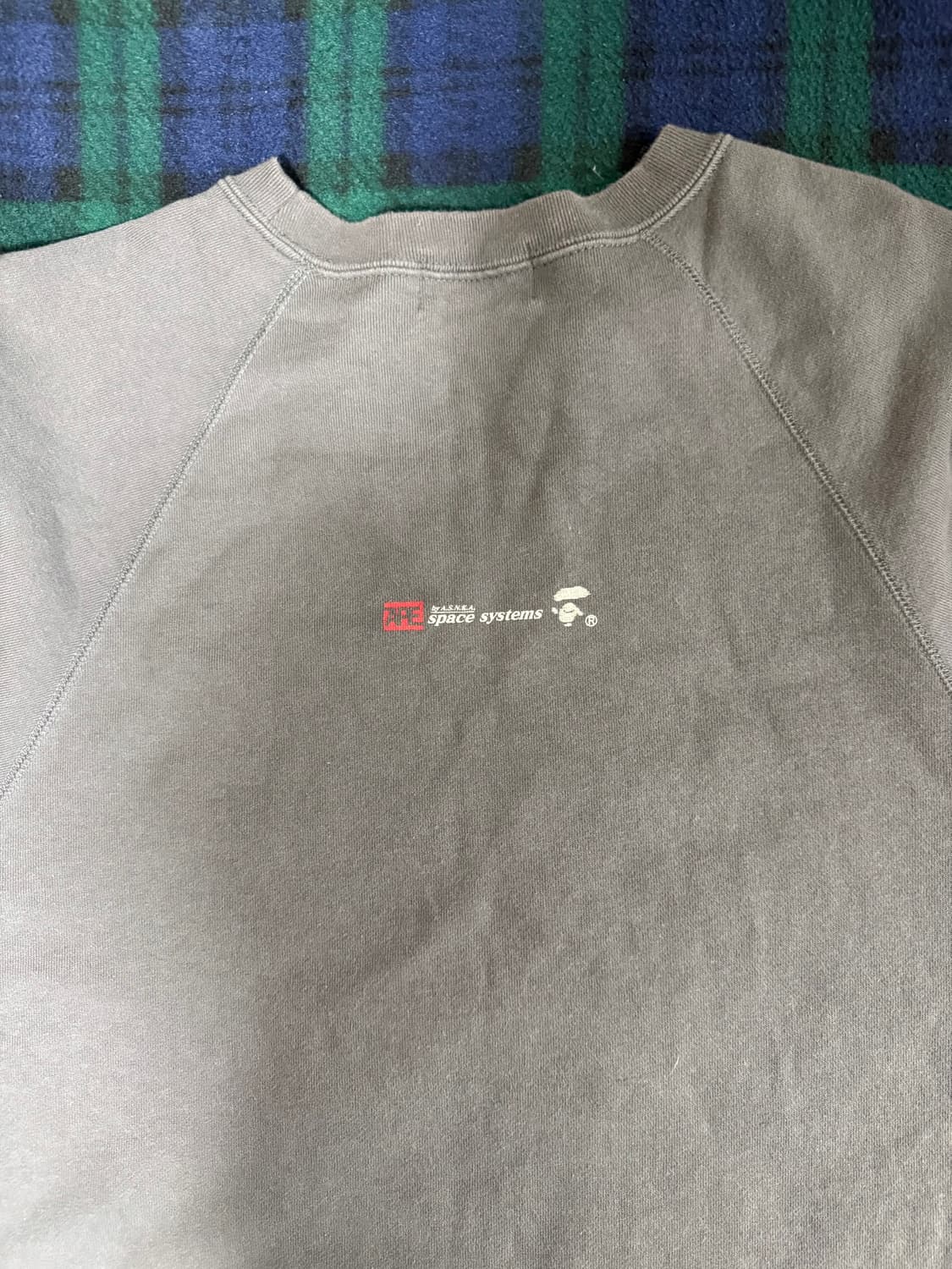 베이프 맨투맨 M 차콜 상품이미지4