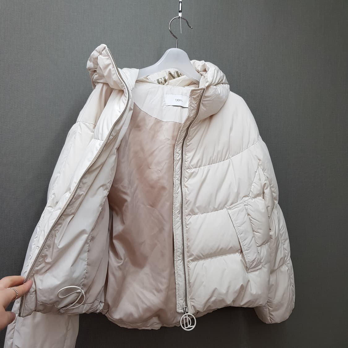 DEWL 듀엘 2021 숏 구스다운 후드 패딩 55사이즈 상품이미지5