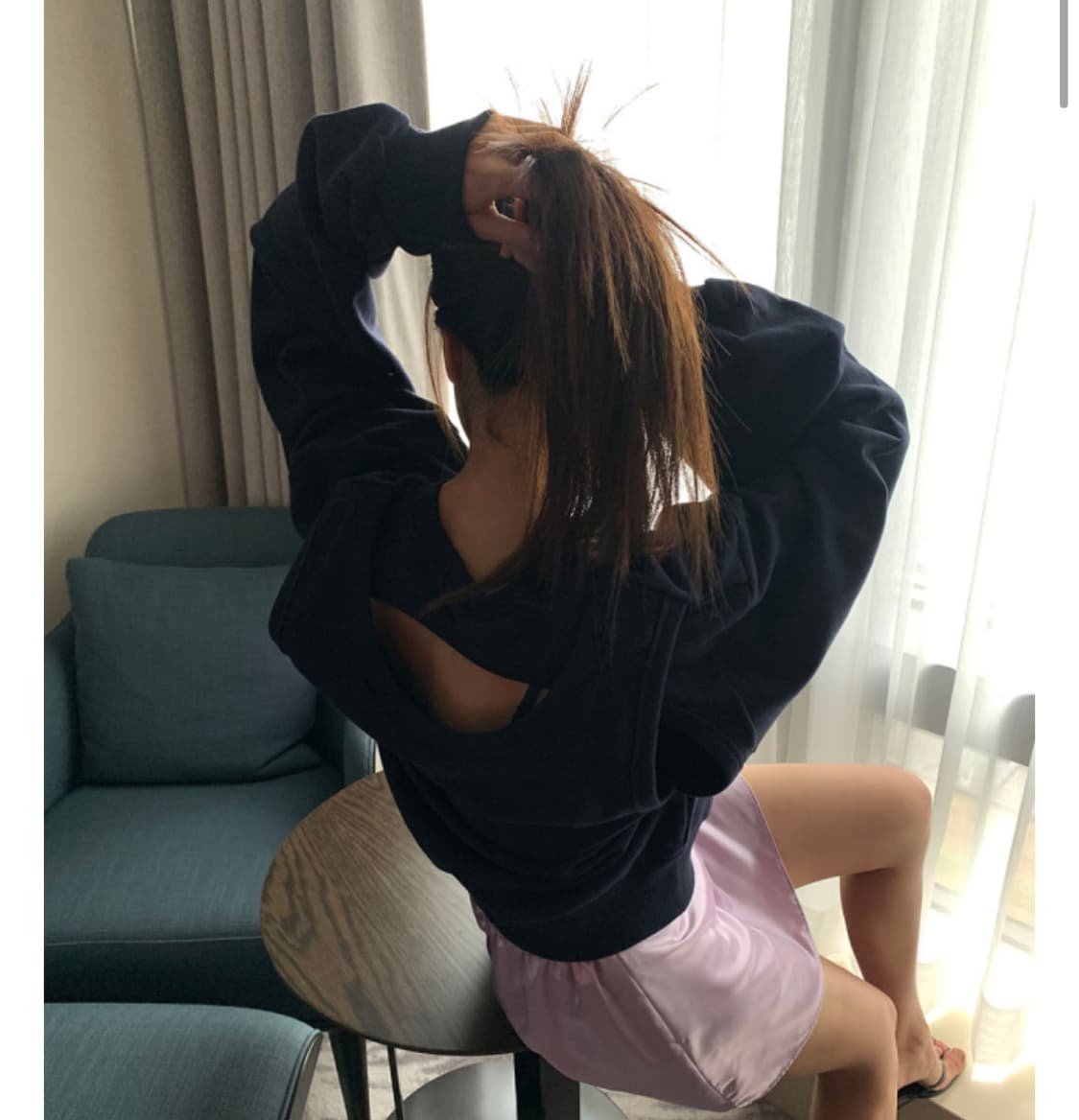 더베를린 백 홀 맨투맨 스웻셔츠 네이비 상품이미지3