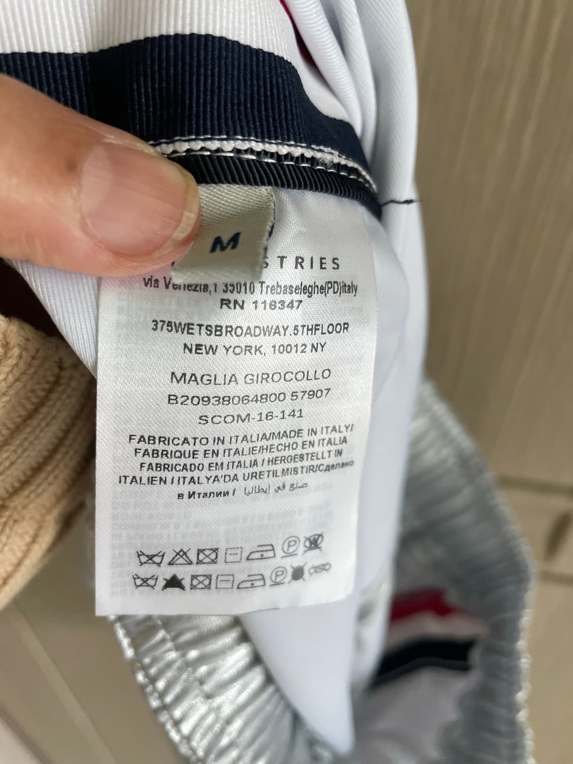 Moncler y2k 실버 숏팬츠 상품이미지5