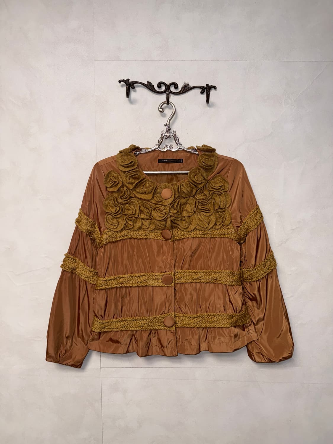 Brown ruffle flower woven satin jacket  상품이미지1