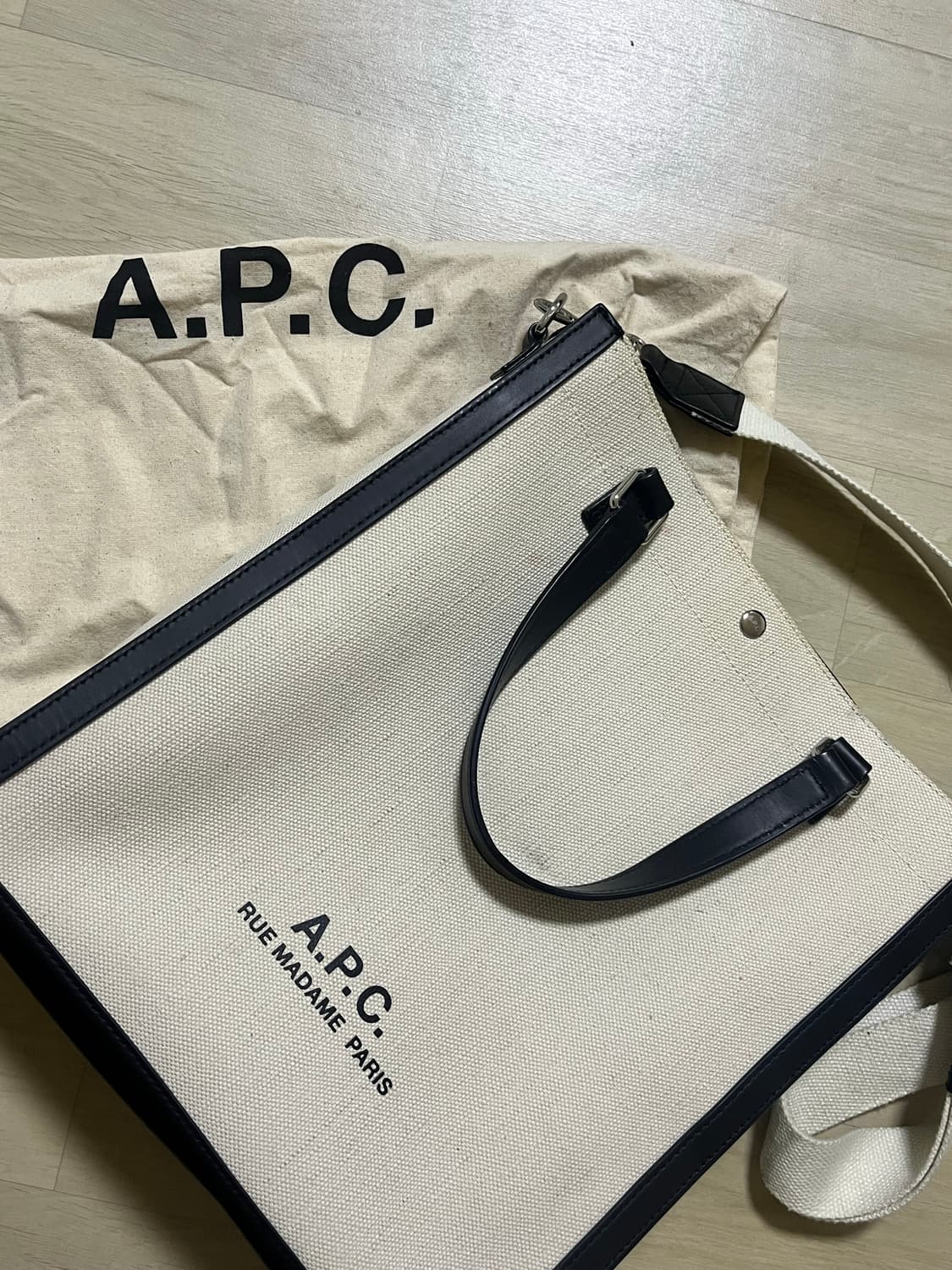 아페쎄 카밀 토트백 상품이미지1