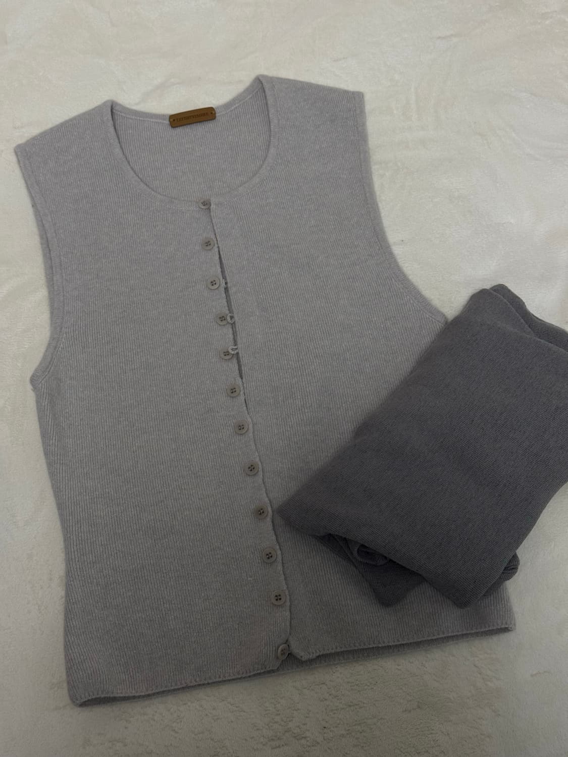 Le917 BUTTON DOWN SLEEVELESS KNIT TOP 상품이미지4