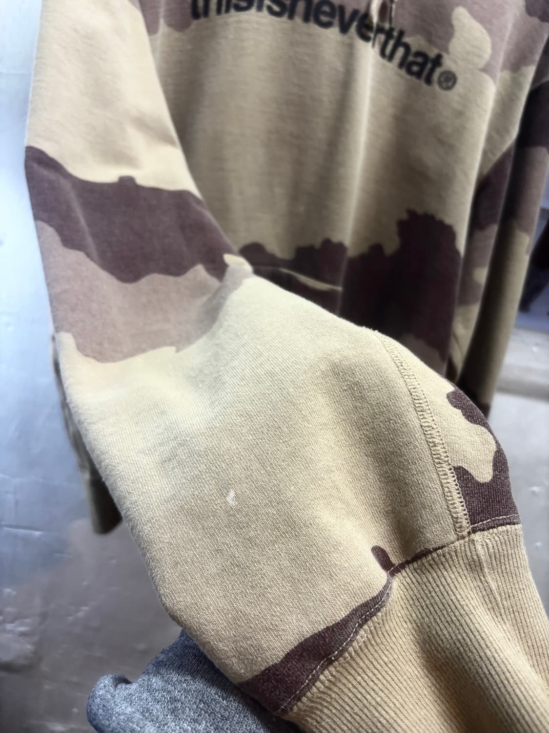 디스이즈네버뎃 카모 후드 티셔츠 상품이미지8