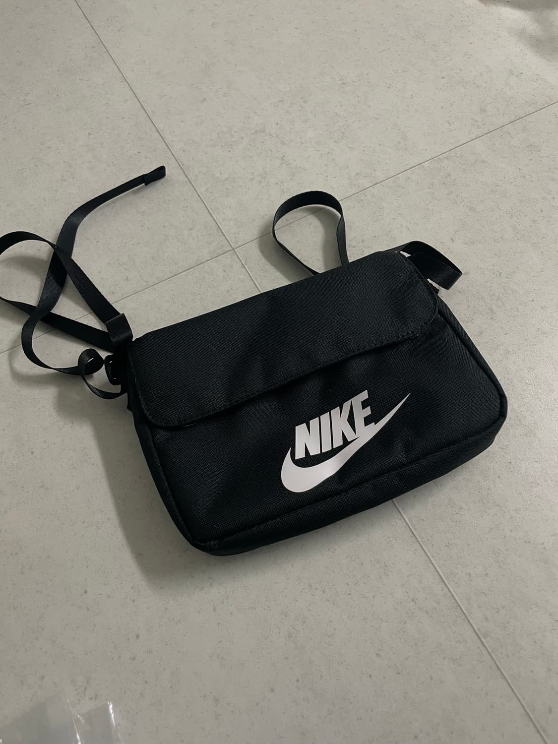 나이키 퓨추라 365 크로스바디백 상품이미지1
