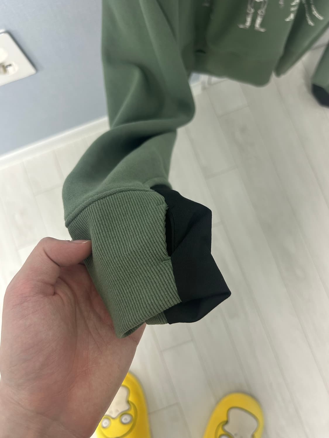 엑스톤즈 크롭 후드티 상품이미지3