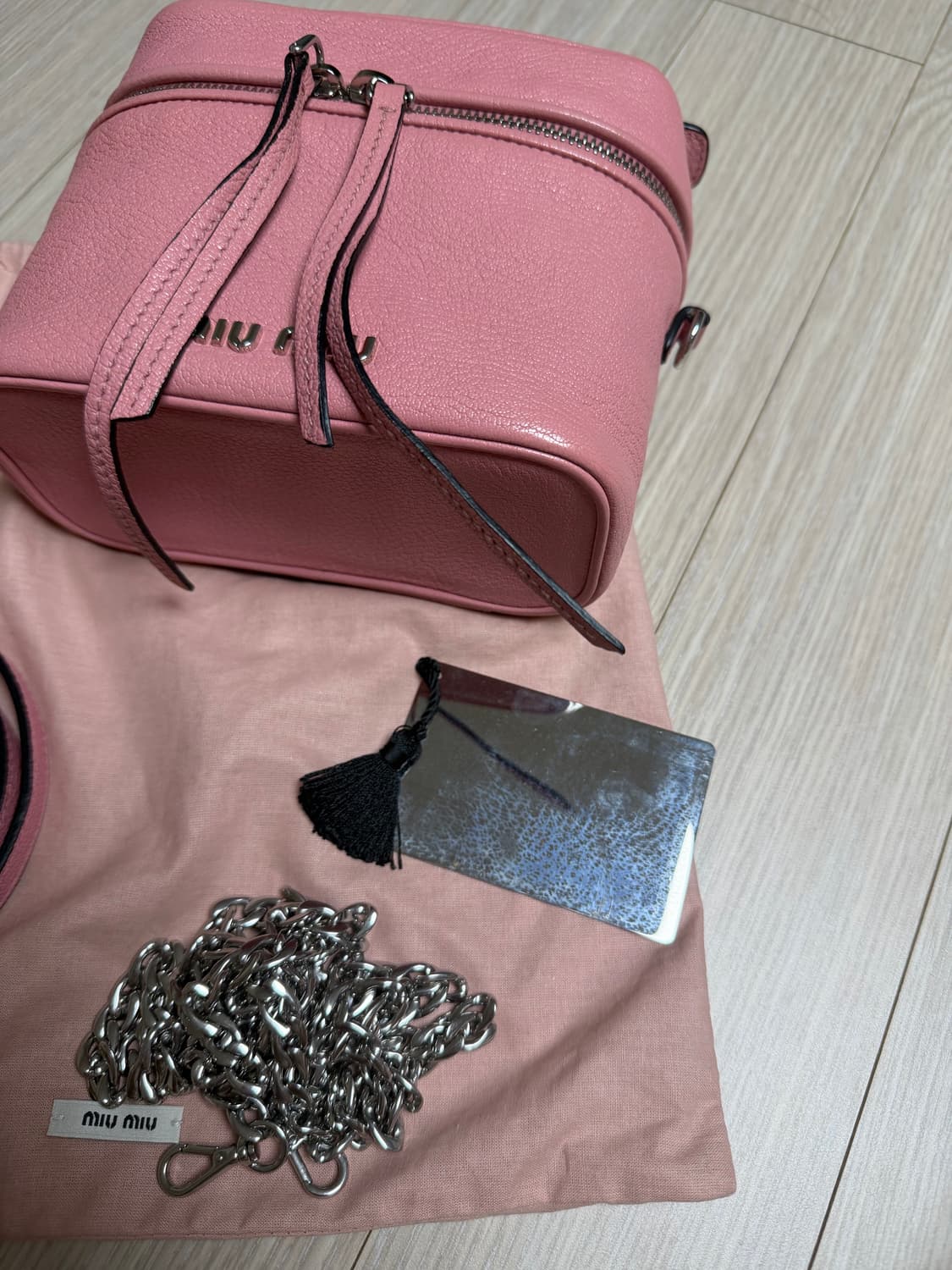 미우미우 스퀘어 핑크 토트 크로스백 상품이미지2