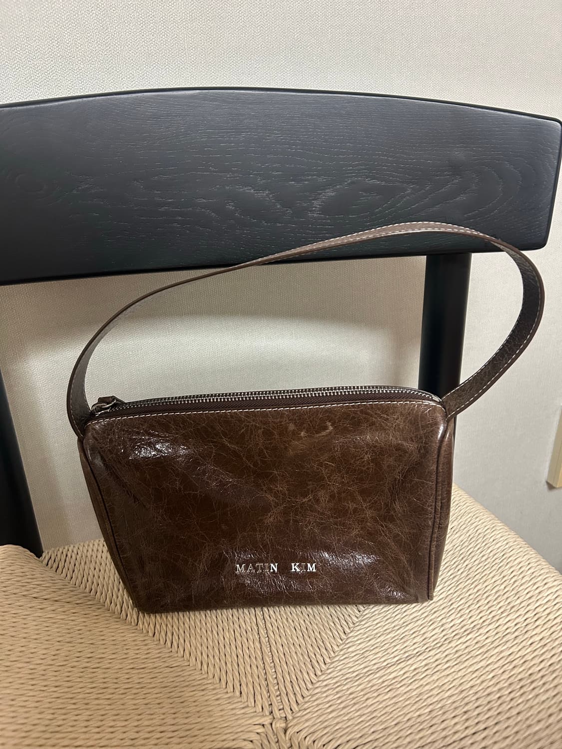 마뗑킴 브라운 베이직 숄더백 상품이미지1