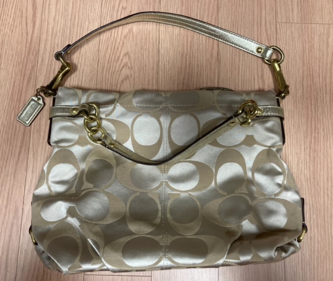 코치 coach y2k 골드 숄더백  상품이미지2