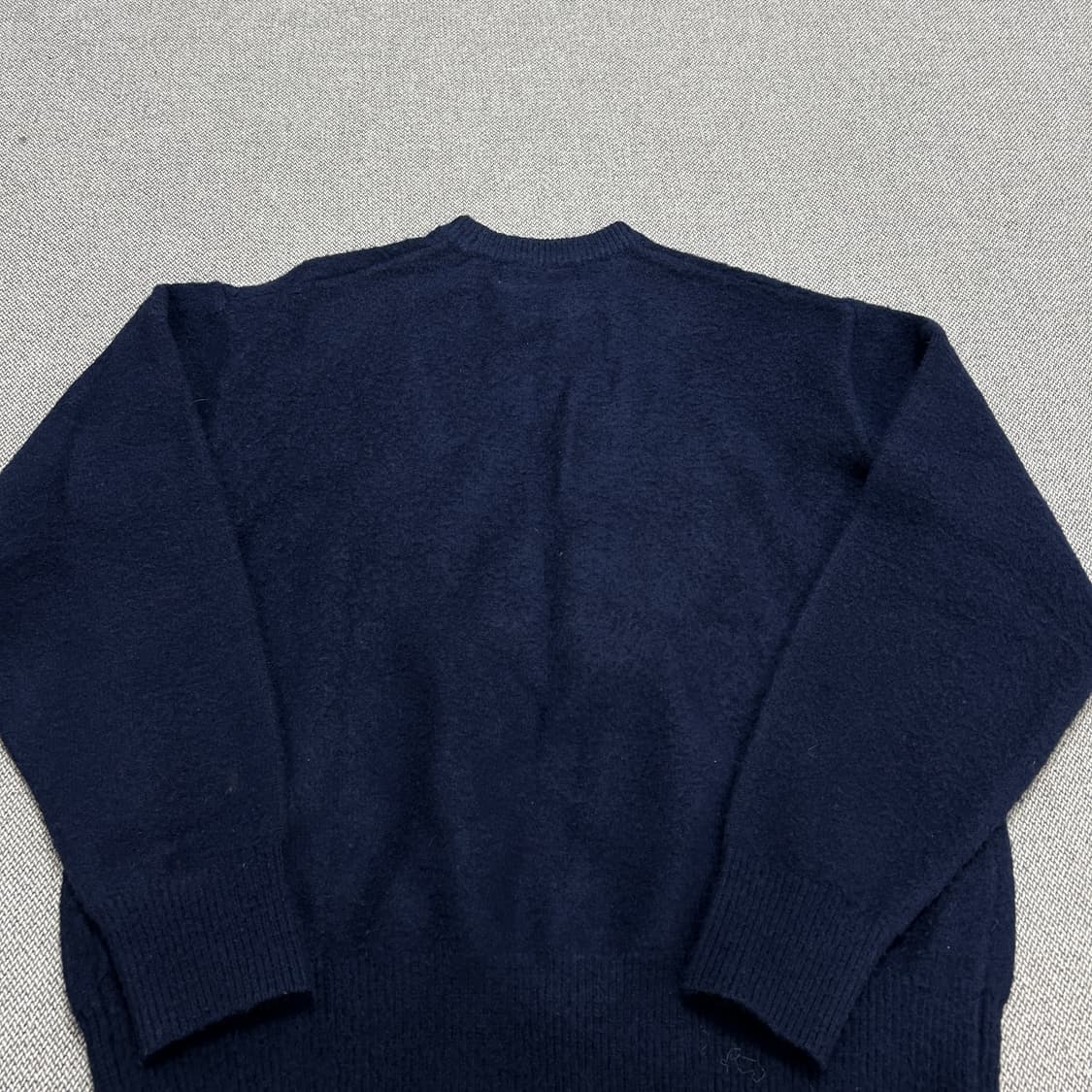 에이카화이트 24FW 네이비 러브 니트(S) 상품이미지5