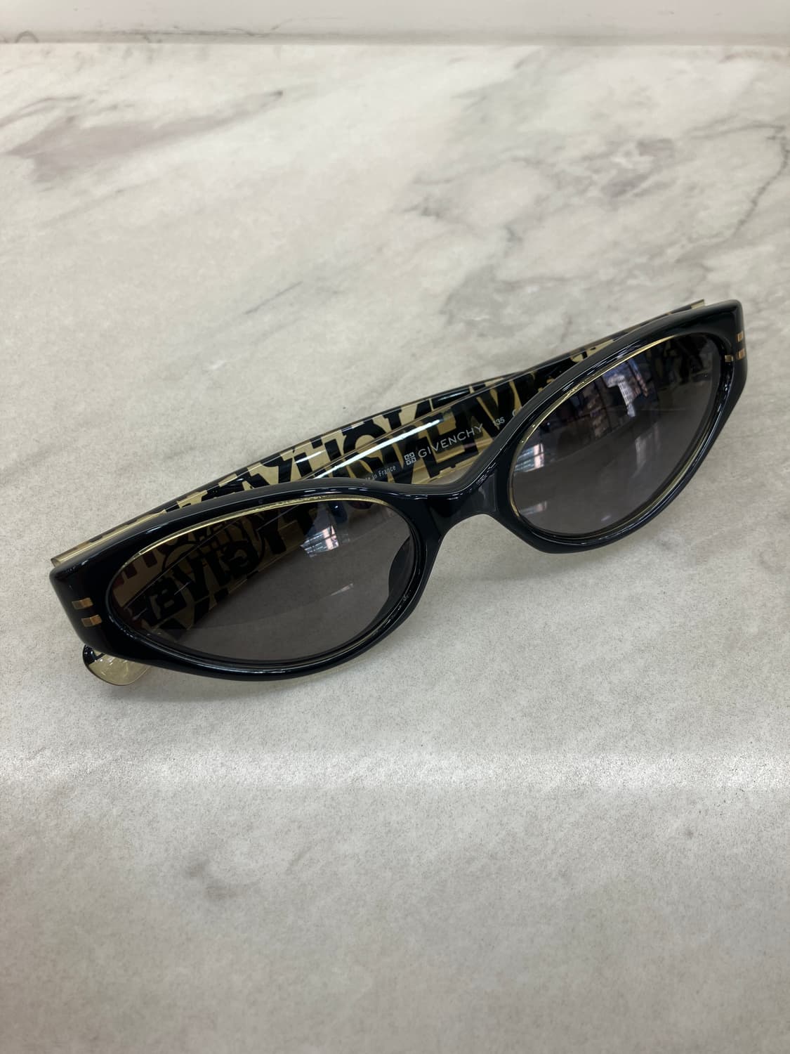 지방시 GIVENCHY 블랙 클리어 캣아이 선글라스 상품이미지1