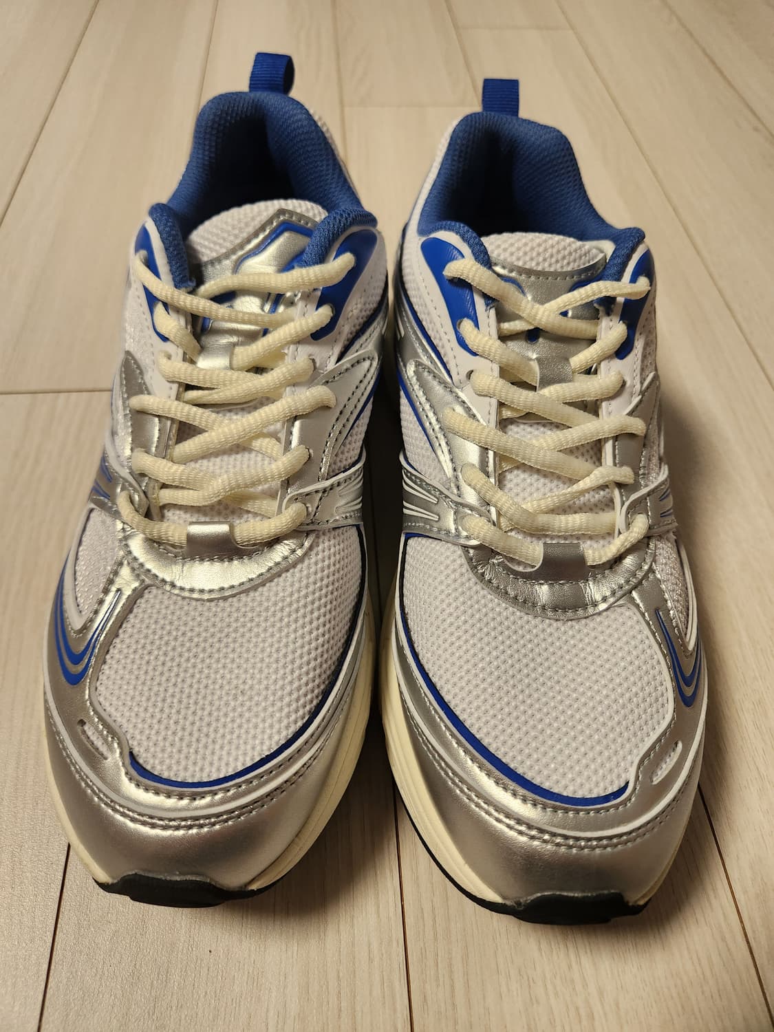 새상품급) 휠라 운동화 인터런 러닝화 사이즈245

러닝화/남녀공용/로우 상품이미지3