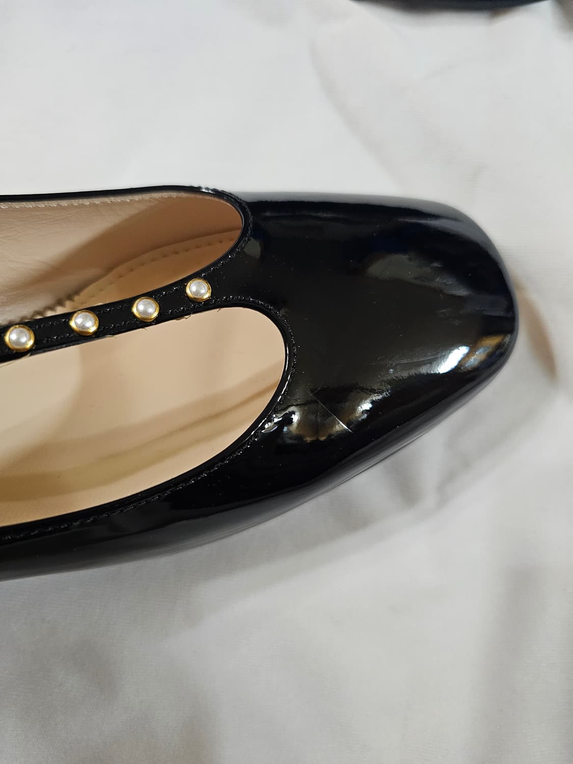 [38,250] 새상품) 슈콤마보니 펄 스트랩 페이턴트 에나멜 펌프스 상품이미지8